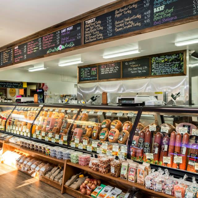 A TASTE OF OHIO:  MOHICAN COUNTRY MARKET’S GUIDE TO THE BEST LOCAL FOODS AND PRODUCTS