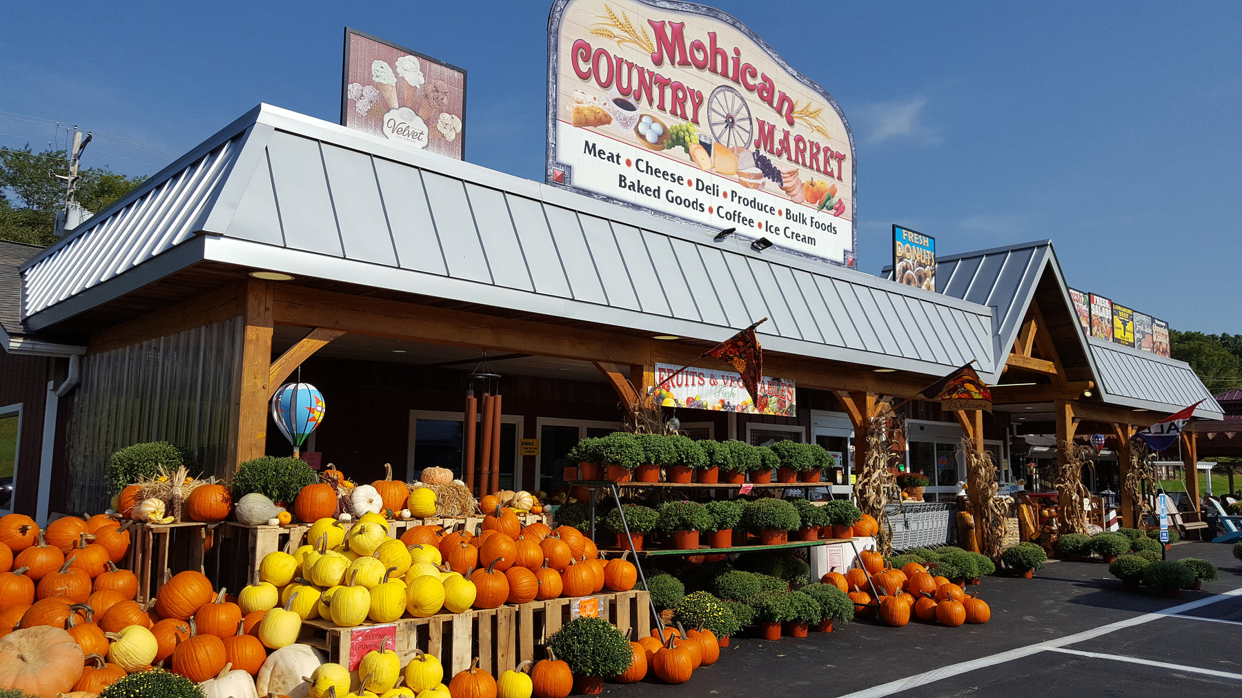 Fall in Love with Autumn Flavors: Discover Seasonal Specials at Mohican Market and Café